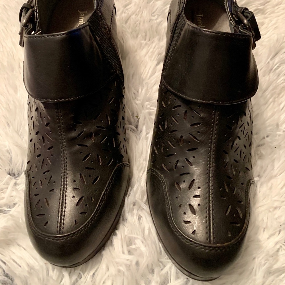 Jambi Alex Black Vegan Ankle Boot Size 8